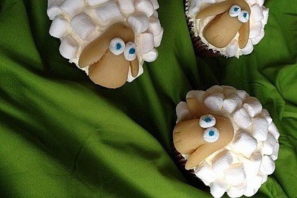 Cupcake-Schafe mit Marshmallow-Frosting 143