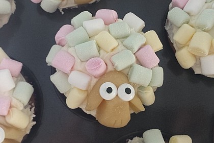 Cupcake-Schafe mit Marshmallow-Frosting 159