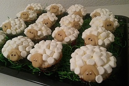Cupcake-Schafe mit Marshmallow-Frosting 103
