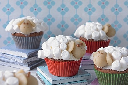 Cupcake-Schafe mit Marshmallow-Frosting 111