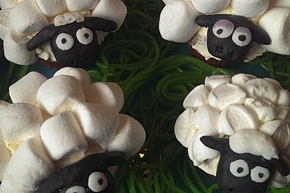 Cupcake-Schafe mit Marshmallow-Frosting 110