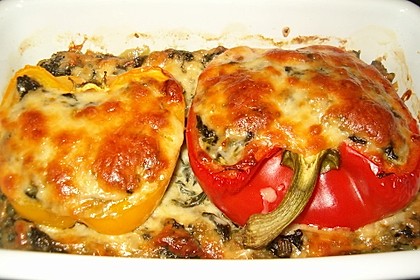 Geschmorte Paprika gefüllt mit Feta-Spinat-Reis 9