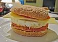 Mc Muffin mit Ei und Schinken