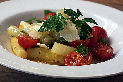 Spargel-Tomaten-Salat mit Parmesan 1