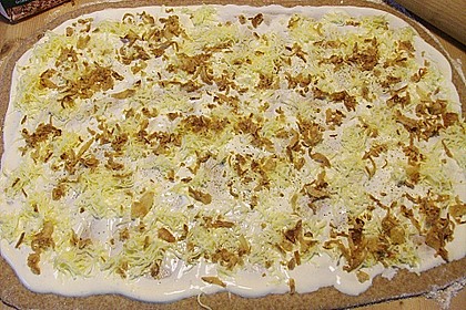 Dinkelschnecken mit Zwiebeln und K&auml;se 3