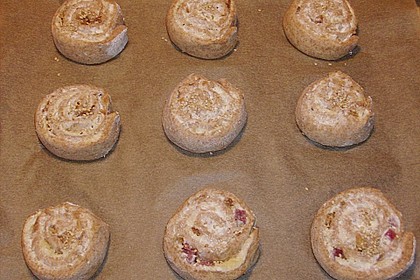 Dinkelschnecken mit Zwiebeln und K&auml;se 4