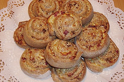 Dinkelschnecken mit Zwiebeln und K&auml;se 5