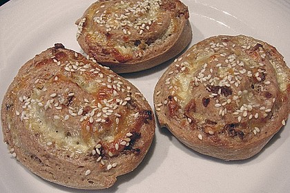Dinkelschnecken mit Zwiebeln und K&auml;se 6