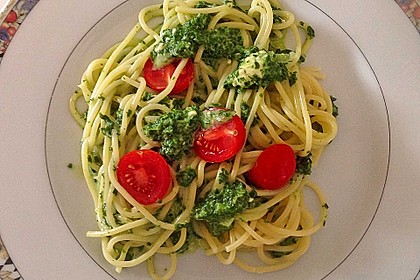 Nudeln mit Spinat, Schafskäse und Tomate 10
