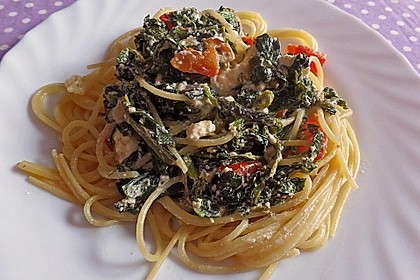 Nudeln mit Spinat, Schafskäse und Tomate 25