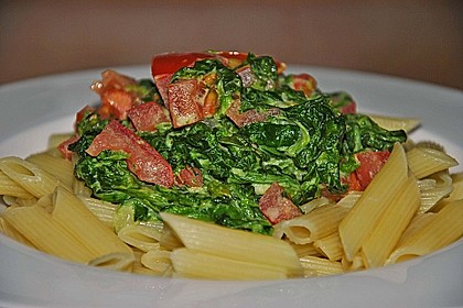 Nudeln mit Spinat, Schafskäse und Tomate 17