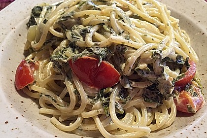 Nudeln mit Spinat, Schafskäse und Tomate 6