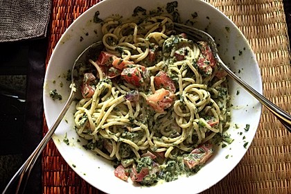 Nudeln mit Spinat, Schafskäse und Tomate 45