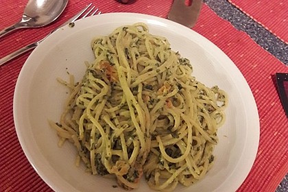 Nudeln mit Spinat, Schafskäse und Tomate 36