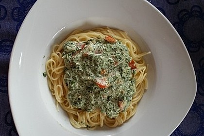 Nudeln mit Spinat, Schafskäse und Tomate 40