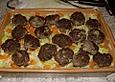Kartoffelauflauf mit Gem&uuml;se und Fleischk&uuml;chle