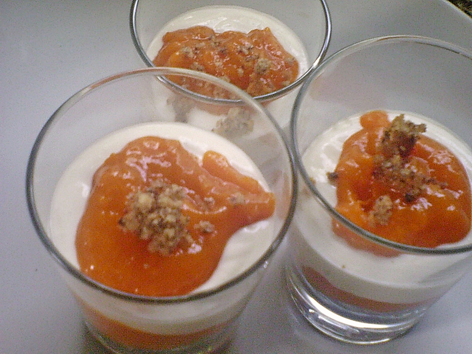 AprikosenSauerrahm Dessert im Glas (Rezept mit Bild