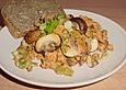 Rotes R&uuml;hrei mit Champignons