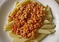 Penne mit veganer Sauce Bolognese mit Zucchini