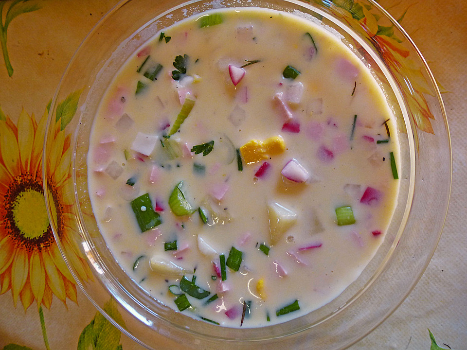 Frische russische Sommersuppe für heiße Tage (Rezept mit Bild ...