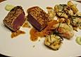 Thunfisch-Tataki in Togarashi mit Gem&uuml;se-Tempura