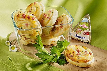 Herzhafte Bl&auml;tterteigschnecken