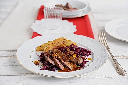Lammfilet mit Rotkohl und Lebkuchenbr&ouml;seln