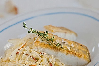 Apfel-Fasskraut mit Rahm und Zander