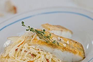 Apfel-Fasskraut mit Rahm und Zander
