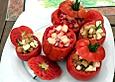 Tomaten-Pfirsich Salat in der Ochsenherztomate