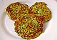 Zucchinipuffer mit Basilikum