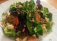 Blattsalate mit H&auml;hnchenstreifen und cremigem Heidelbeerdressing