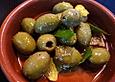 Oliven in Kr&auml;uter-Gew&uuml;rz-Marinade