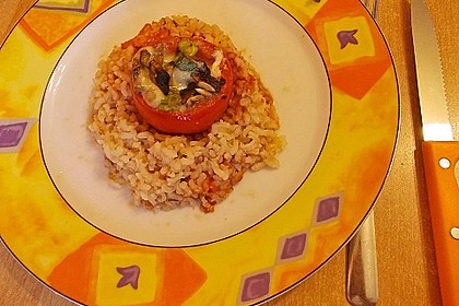 Gef&uuml;llte Tomaten auf Reis