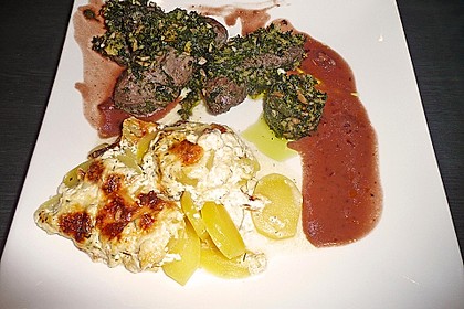 Lamm in Kr&auml;uterkruste mit Rotweinsauce und Kartoffelgratin 3