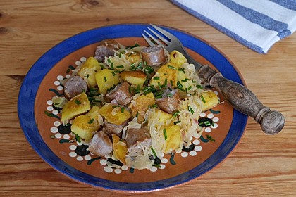 Kartoffel-Bratwurst Pfanne mit Sauerkraut 6
