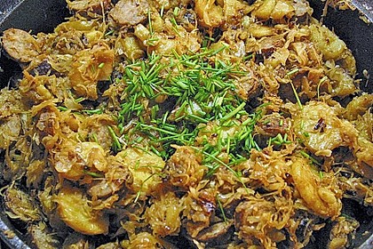 Kartoffel-Bratwurst Pfanne mit Sauerkraut 8