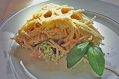 2 in 1 (Spaghetti - Brokkoli - Auflauf)