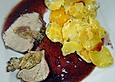 Gef&uuml;lltes Schweinefilet mit Holundersauce