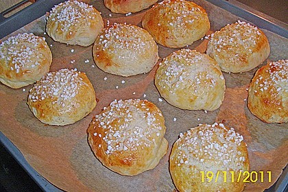 Finnische kleine s&uuml;&szlig;e Br&ouml;tchen (Pikkupullat) 21