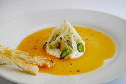 Manti mit Joghurtsauce und Paprikabutter 13
