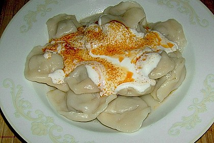 Manti mit Joghurtsauce und Paprikabutter 14