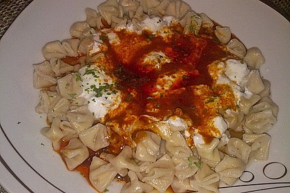 Manti mit Joghurtsauce und Paprikabutter 17