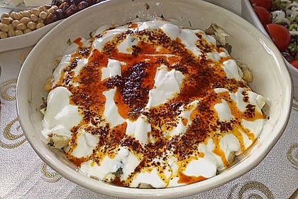 Manti mit Joghurtsauce und Paprikabutter 23