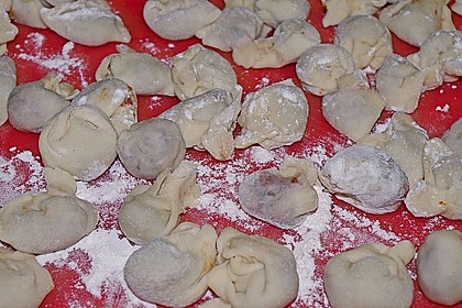 Manti mit Joghurtsauce und Paprikabutter 25