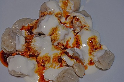 Manti mit Joghurtsauce und Paprikabutter 26