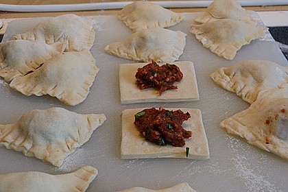 Manti mit Joghurtsauce und Paprikabutter 28