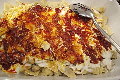 Manti mit Joghurtsauce und Paprikabutter 33