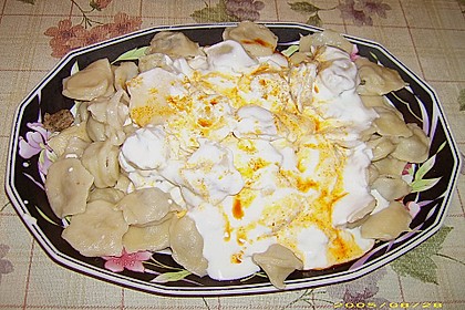 Manti mit Joghurtsauce und Paprikabutter 7