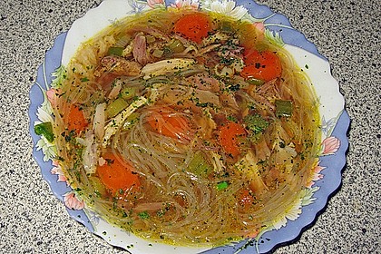 Goldgelbe Hühnersuppe 38